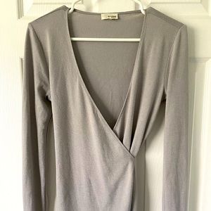 Wilfred Beige light weight wrap top gray/beige.